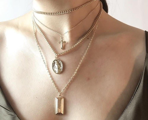 Tres Necklace
